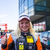 Die Schwedin ist die zweite Frau, die ein TCR Germany Rennen gewinnt